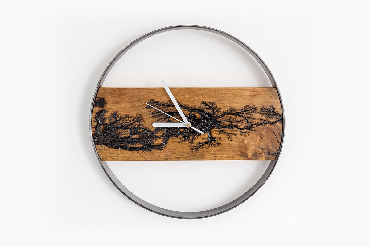 Dřevěné nástěnné hodiny KAYU 09 Olše v Loft stylu - ocel - 36 cm Dřevěné nástěnné hodiny KAYU 09 Olše v Loft stylu - ocel - 36 cm