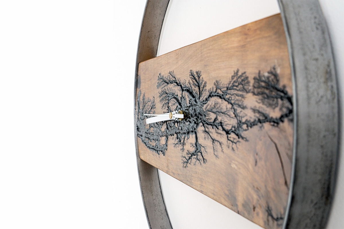 Dřevěné nástěnné hodiny KAYU 09 Olše v Loft stylu - ocel - 36 cm Dřevěné nástěnné hodiny KAYU 09