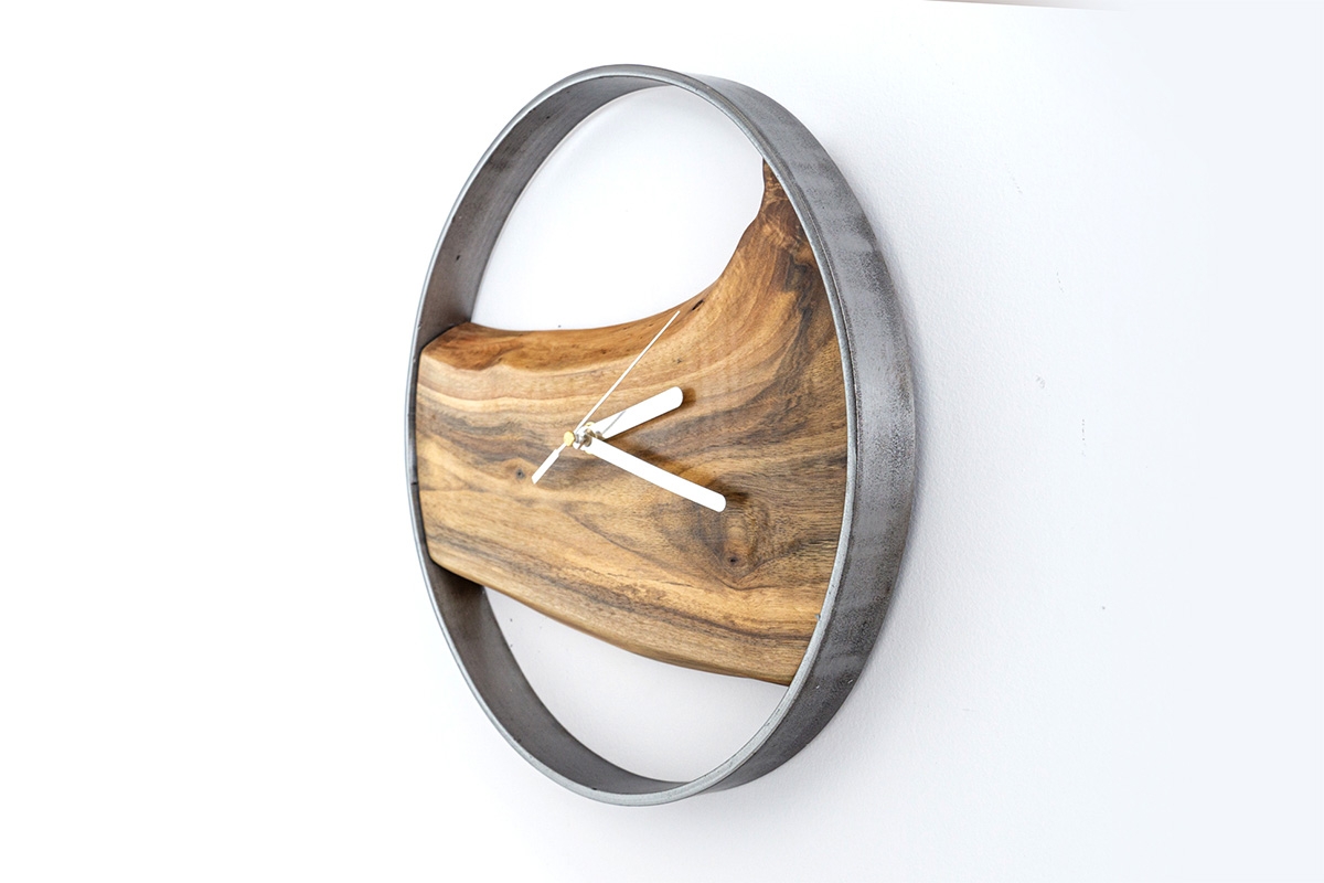 Drevené nástenné hodiny KAYU 10 Orech v Loft štýle - Oceľ - 31 cm Drewniany zegar ścienny KAYU 10 Orzech w stylu Loft - Stal - 31 cm