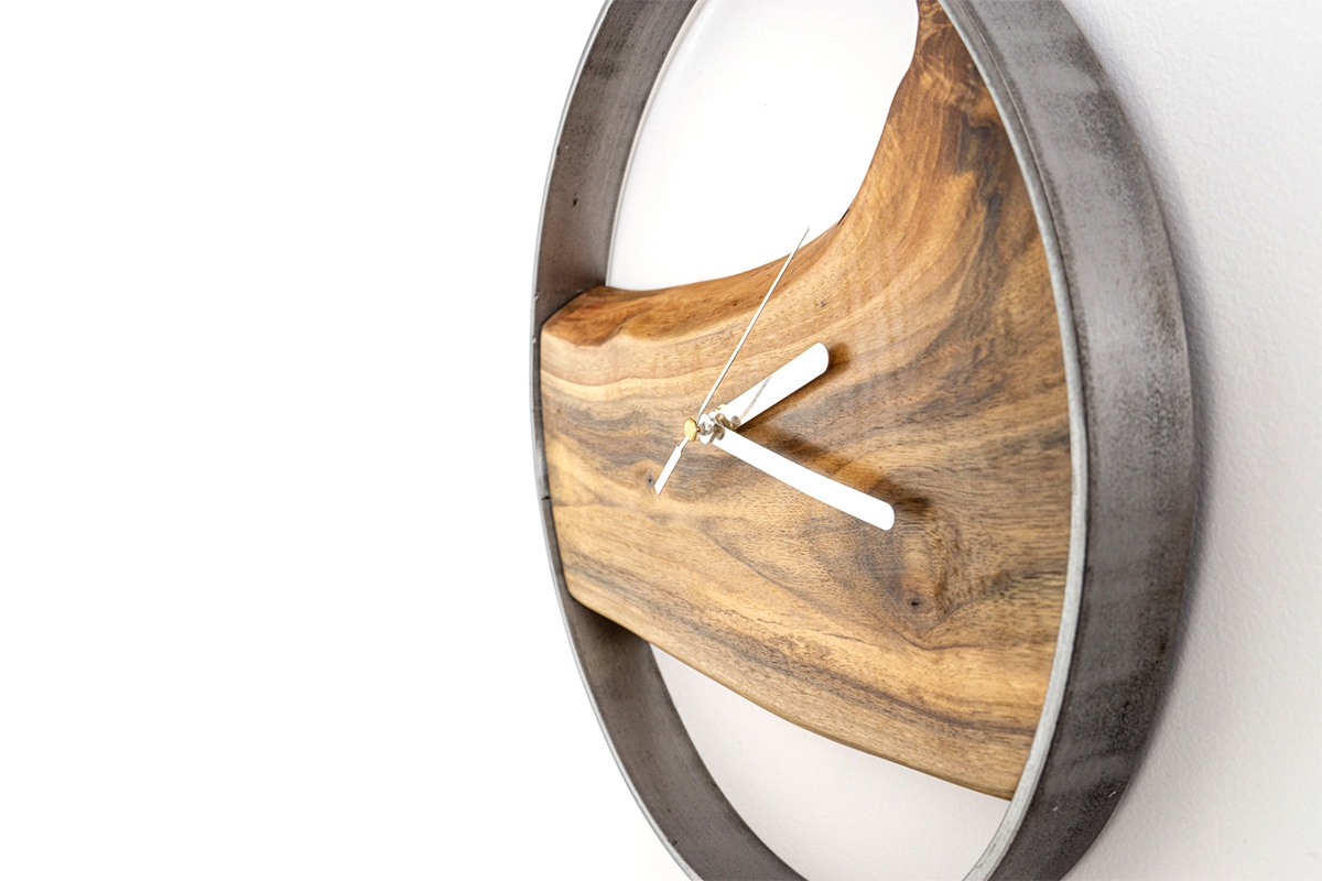 Dřevěné nástěnné hodiny KAYU 10 Ořech v Loft stylu - ocel - 31 cm Dřevěné nástěnné hodiny