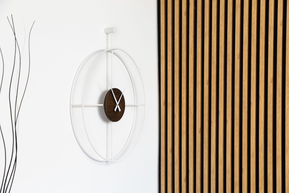 Dřevěné nástěnné hodiny KAYU 39 - 75 cm - černý dub / bílá Dřevěné nástěnné hodiny KAYU 39 Černý Dub v Loft stylu - Bílý - 75 cm