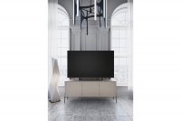 TV stolek Sonatia 150 - kašmírová TV skříňka třídveřová Sonatia 150 cm - kašmír - aranzacja