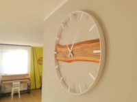 Drevené nástenné hodiny KAYU 30 Orech v Loft štýle - Biela - 70 cm 