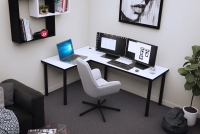 Nelmin gaming íróasztal, fém lábakon - 160 cm - fehér / fekete  íroasztal gamingowe Nelmin 160 cm fém lábakon lewe - bialy / fekete 