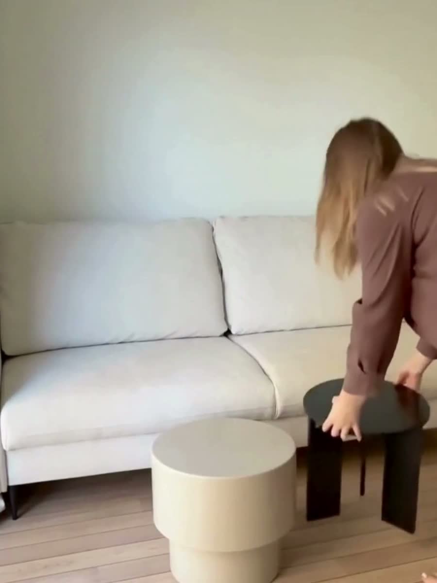 Rozkladacia pohovka Taila - Loft 01 / zlaté nožičky Béžová Pohovka s vankúšmi 