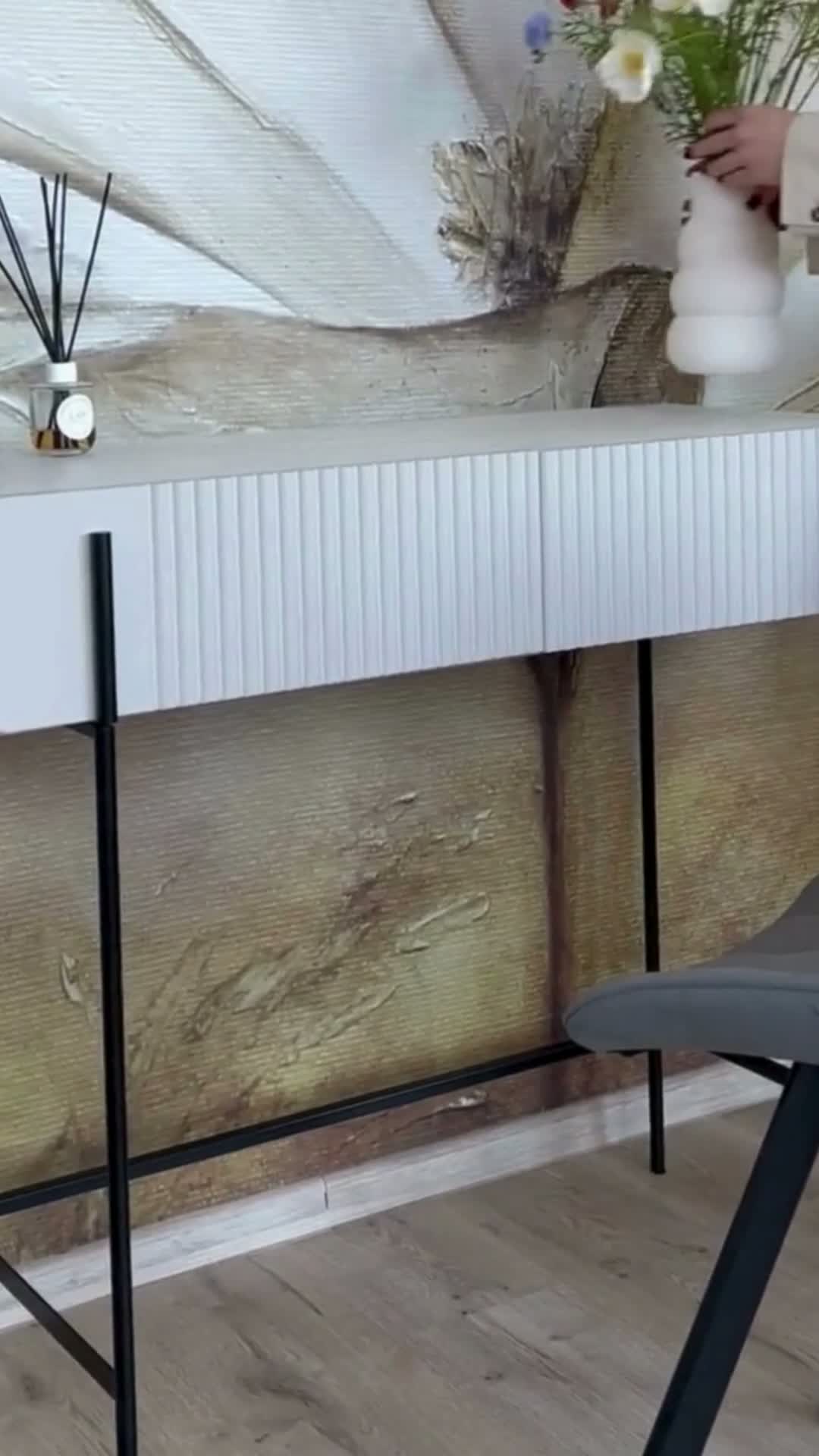 Toaletní stolek Malmi 100 cm se zásuvkami - černý mat / zlaté nožky Toaletní stolek Malmi 100 cm se zásuvkami - černá mat / zlote nozki