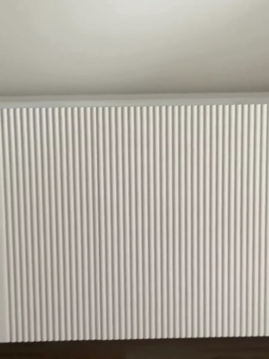 Komoda Malmi 150 cm trojdverová - kašmír / zlaté nožičky Komoda Malmi 150 cm - kašmír / zlote nozki