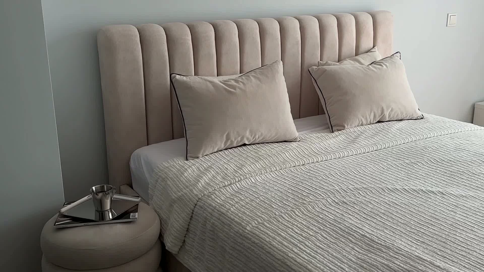 Čalúnená posteľ Nicole 120x200 s úložným priestorom Posteľ Nicole S vnútorným úložným priestorom/ 120x200