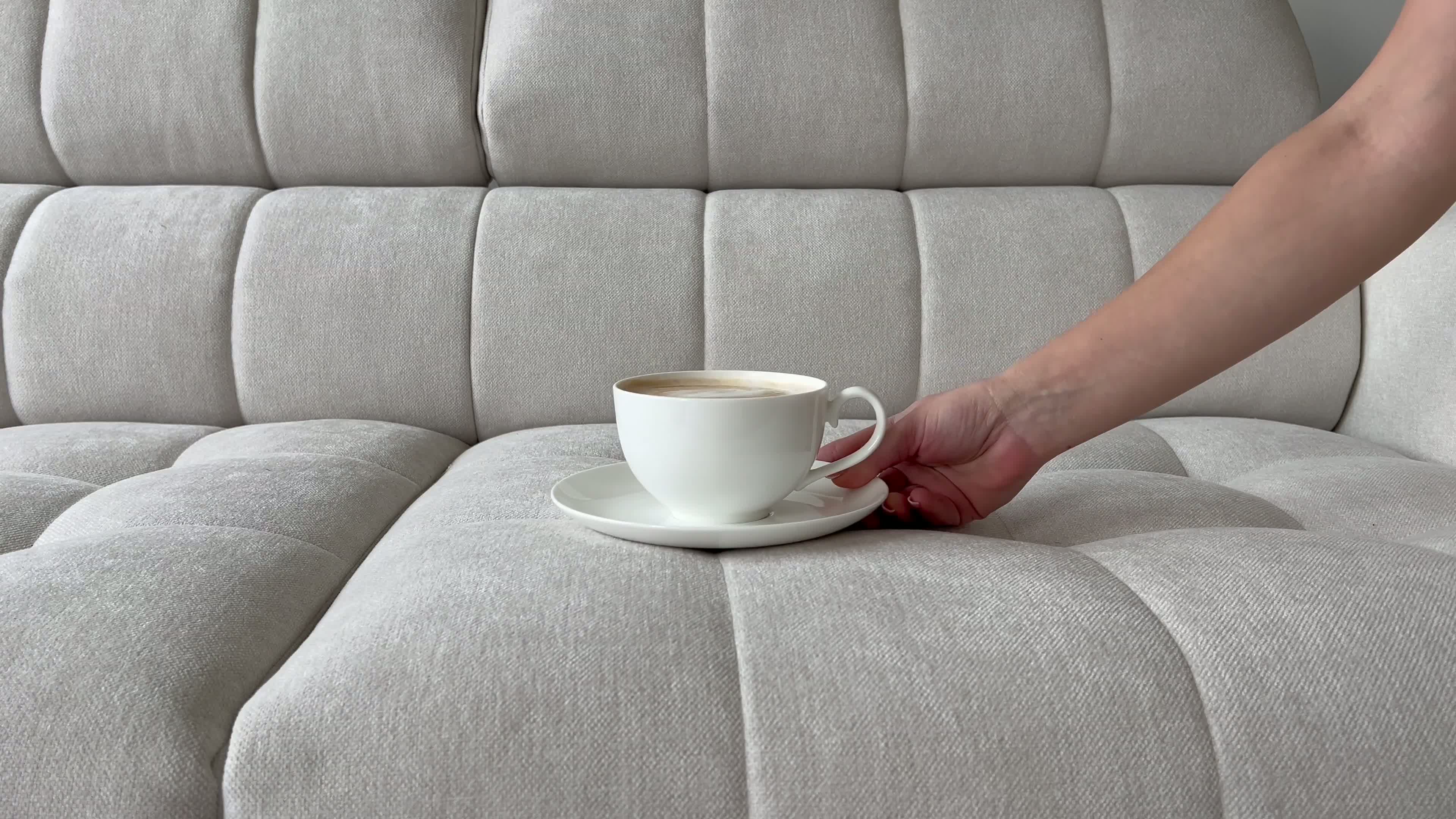 Rohová sedacia súprava Elarias L pravá s funkciou spania - béžová látka Maya 01 - Limitovaná ponuka Rohová sedacia súprava pravá strana s funkciou spánku Elarias L - Béžová látka Maya 01