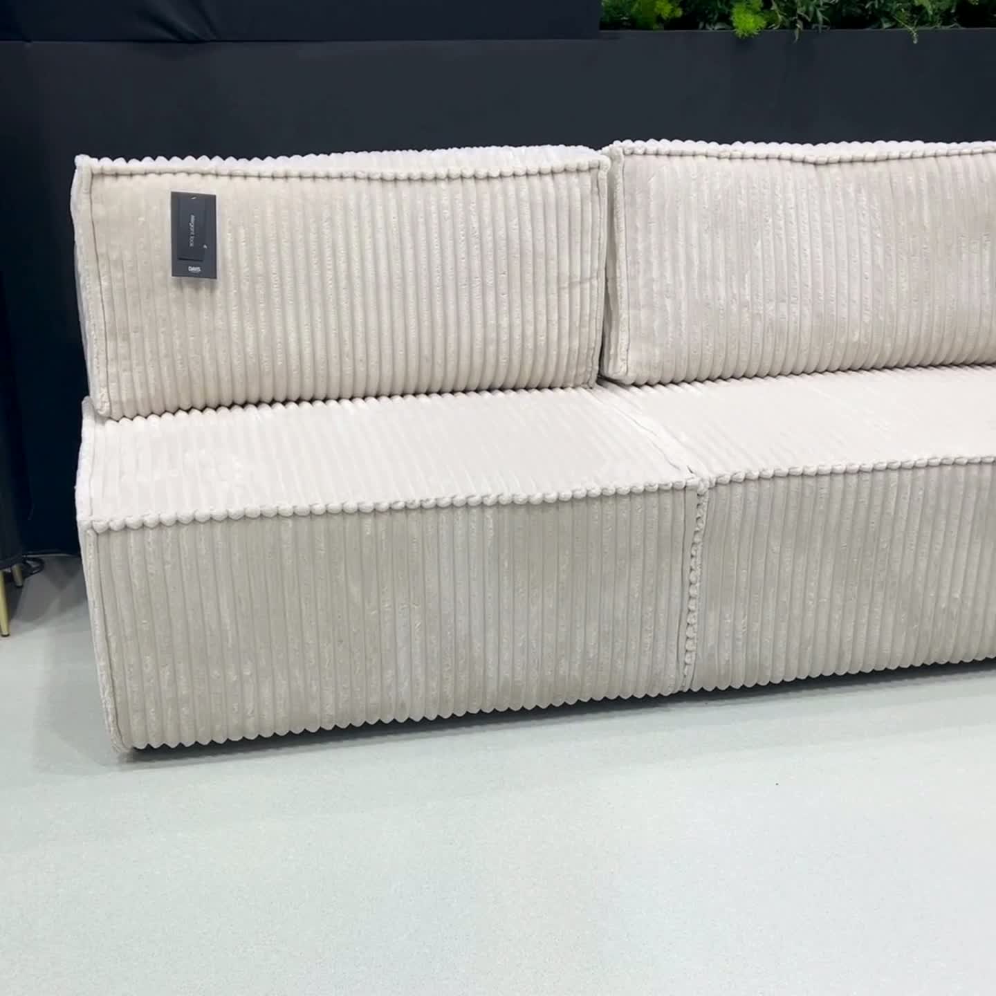 Pohovka Solvero s funkciou spania - béžový plyš Tilia 03 Pohovka Solvero s funkciou spánku - béžový plusz Tilia 03