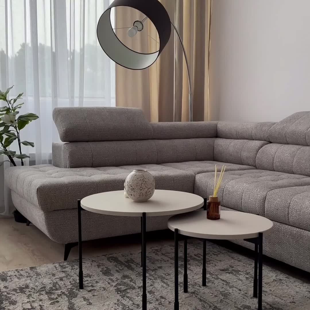 Rozkladacia rohová sedacia súprava Nardo Maxi ľavá - béžový plyš Pretty 03 Rohová sedacia súprava Nardo Maxi s funkciou spánku Ľavá strana - béžový plusz Pretty 03 