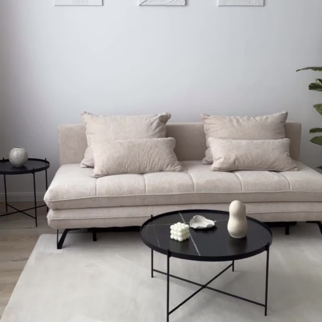 Rozkladacia pohovka s úložným priestorom Dori s funkciou spania - béžová tkanina Aragon 03 Pohovka s funkciou spánku Dori rozkladana S vnútorným úložným priestorom- Béžová plecionka Aragon 03