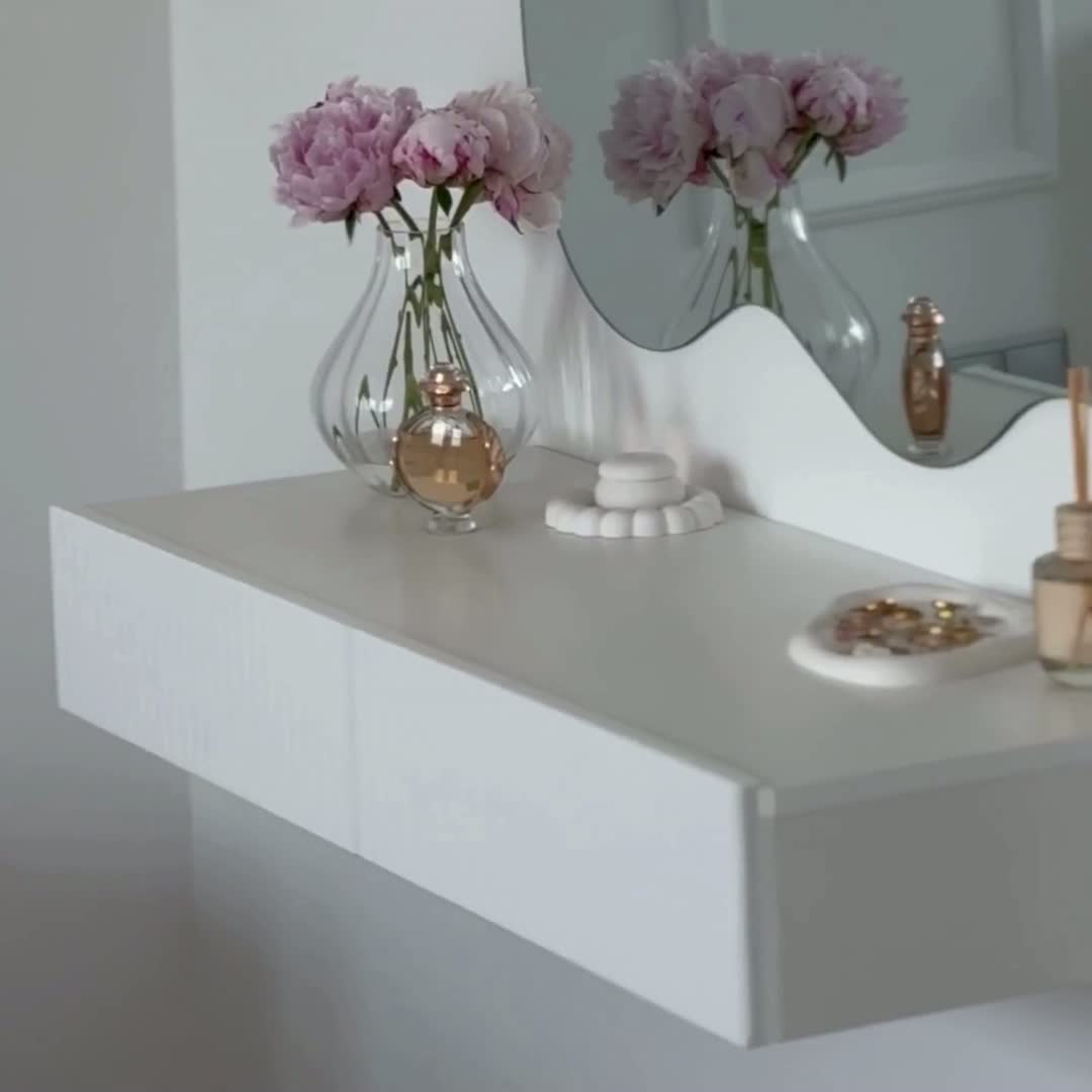 Závesný toaletný stolík Nicole 100 cm so zásuvkami - biely mat závesná Konzolový Stolík / Toaletný stolík Nicole 100 cm so zásuvkami - biely mat