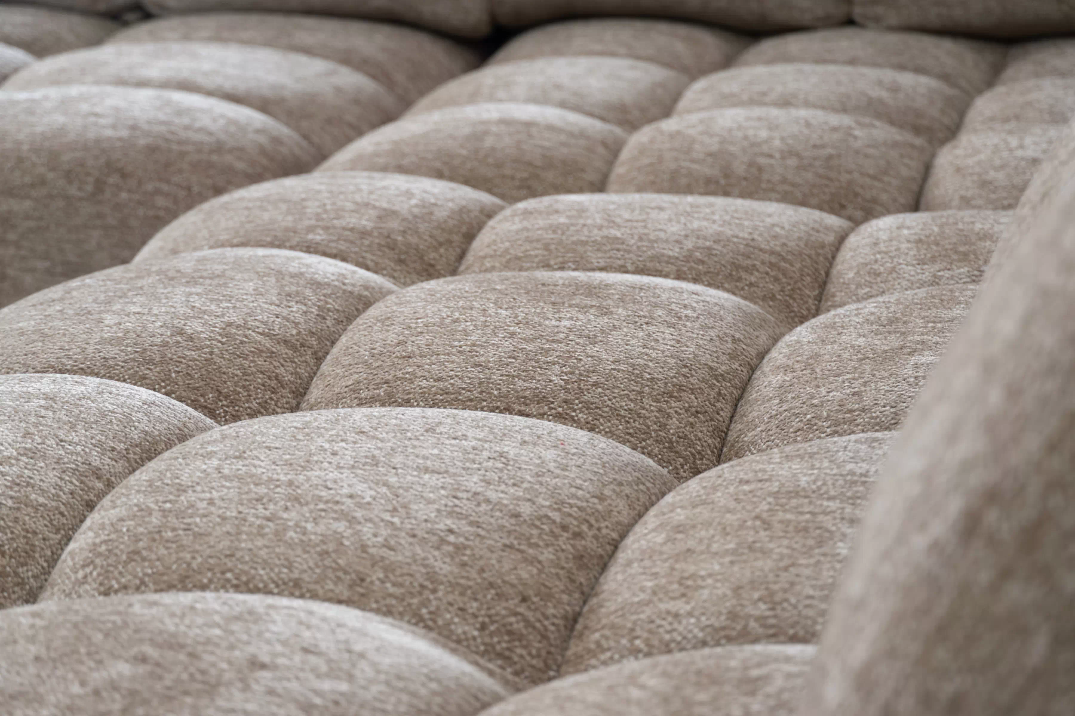 Rohová sedacia súprava Magnelio Prestige ľavá s elektrickým výsuvom sedáka - béžová látka Boucle Raven 34  Rohová sedacia súprava Magnelio Prestige L s elektricky výsuvným sedákem Ľavá strana - Béžová boucle Raven 34 