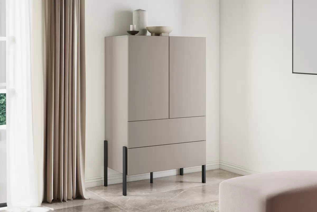 Dvoukřídlá komoda Jukon 90 cm se zásuvkami - kašmír / černé nohy Komoda dvoudveřová Jukon 90 cm se zásuvkami - kašmír / černé nožičky