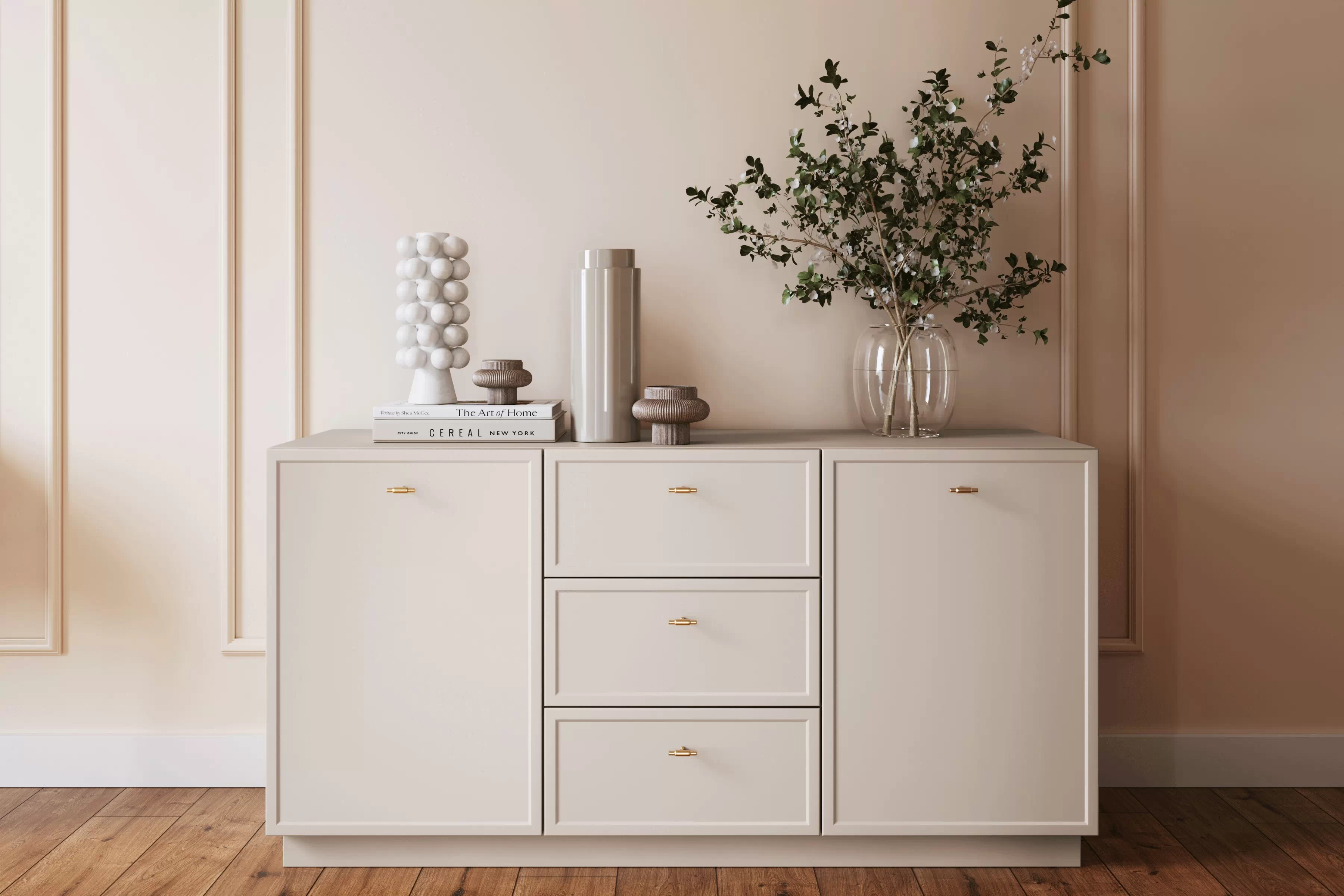 Komoda Lorini 150 cm - kašmírová / zlaté úchytky T-bar Komoda Lorini 150 cm se zásuvkami - kašmír / zlote Úchytky T-bar