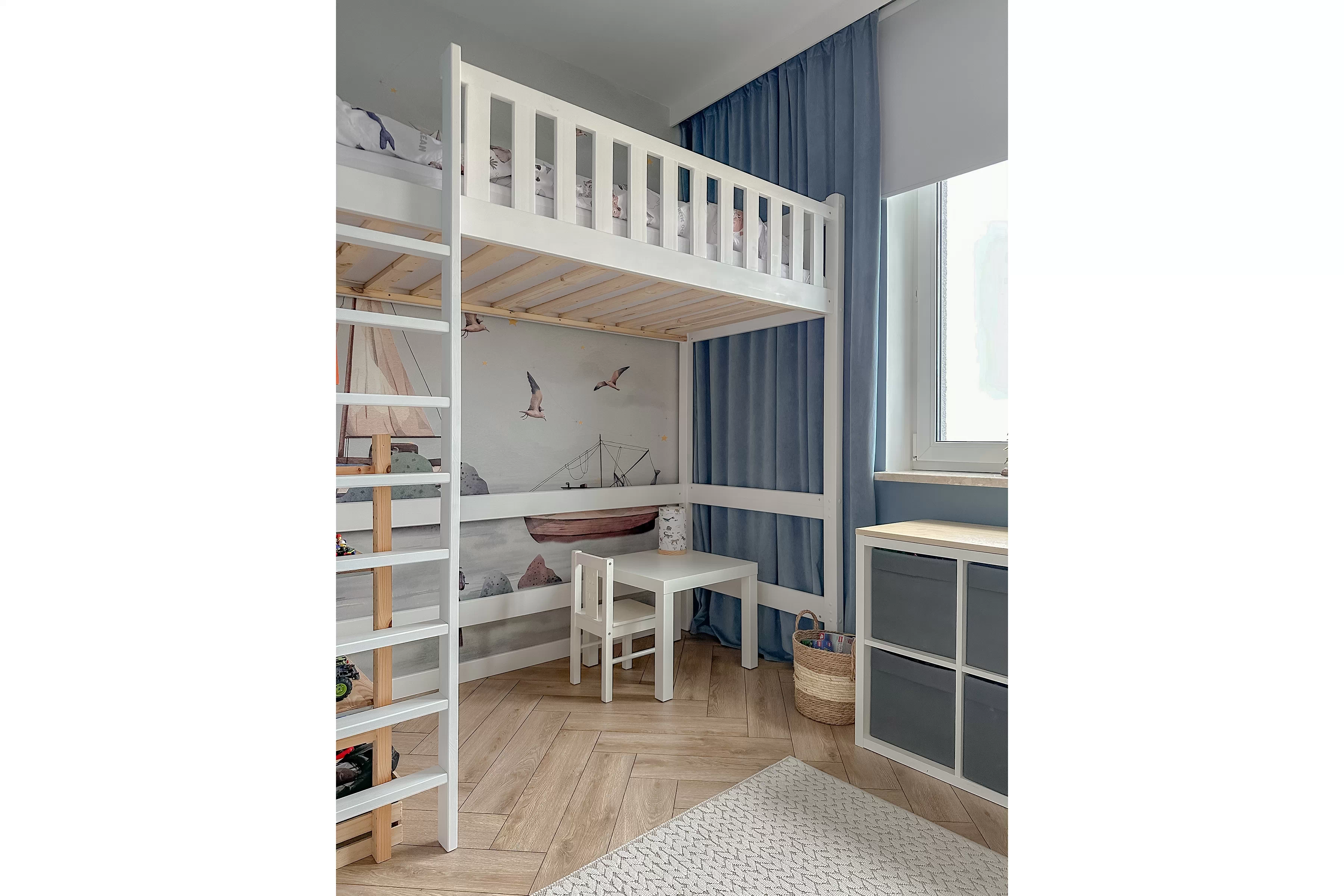 Vyvýšená detská posteľ Swen - biely, 90x200 Posteľ drevená Swen vyvýšená - 90x200 / Biely
