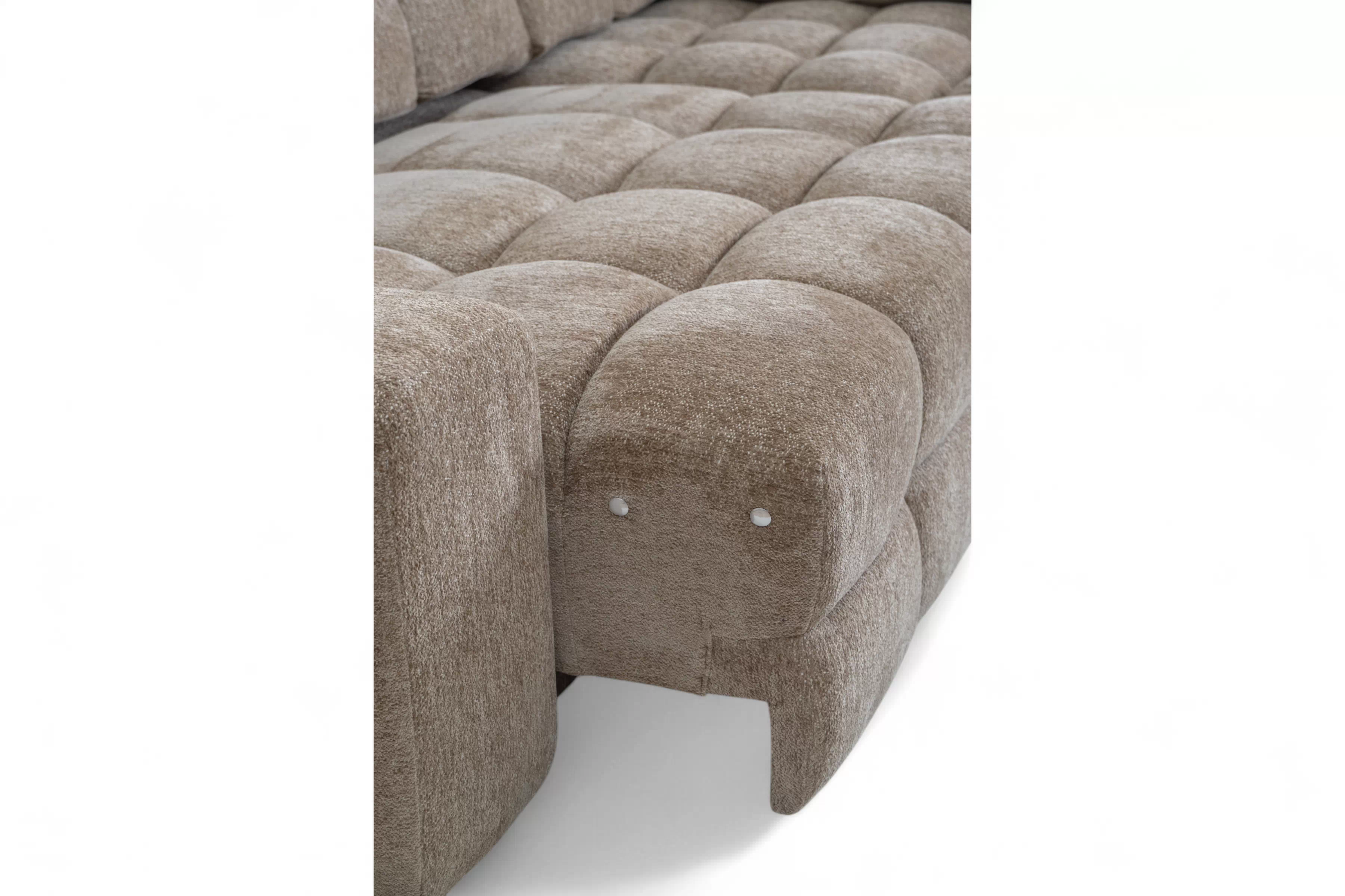 Rohová sedací souprava Magnelio Prestige L s elektrickým výsuvem pravá – béžová boucle Raven 34 Rohová sedací souprava Magnelio Prestige L z elektricky wysuwanym sedadlem pravá - béžová boucle Raven 34