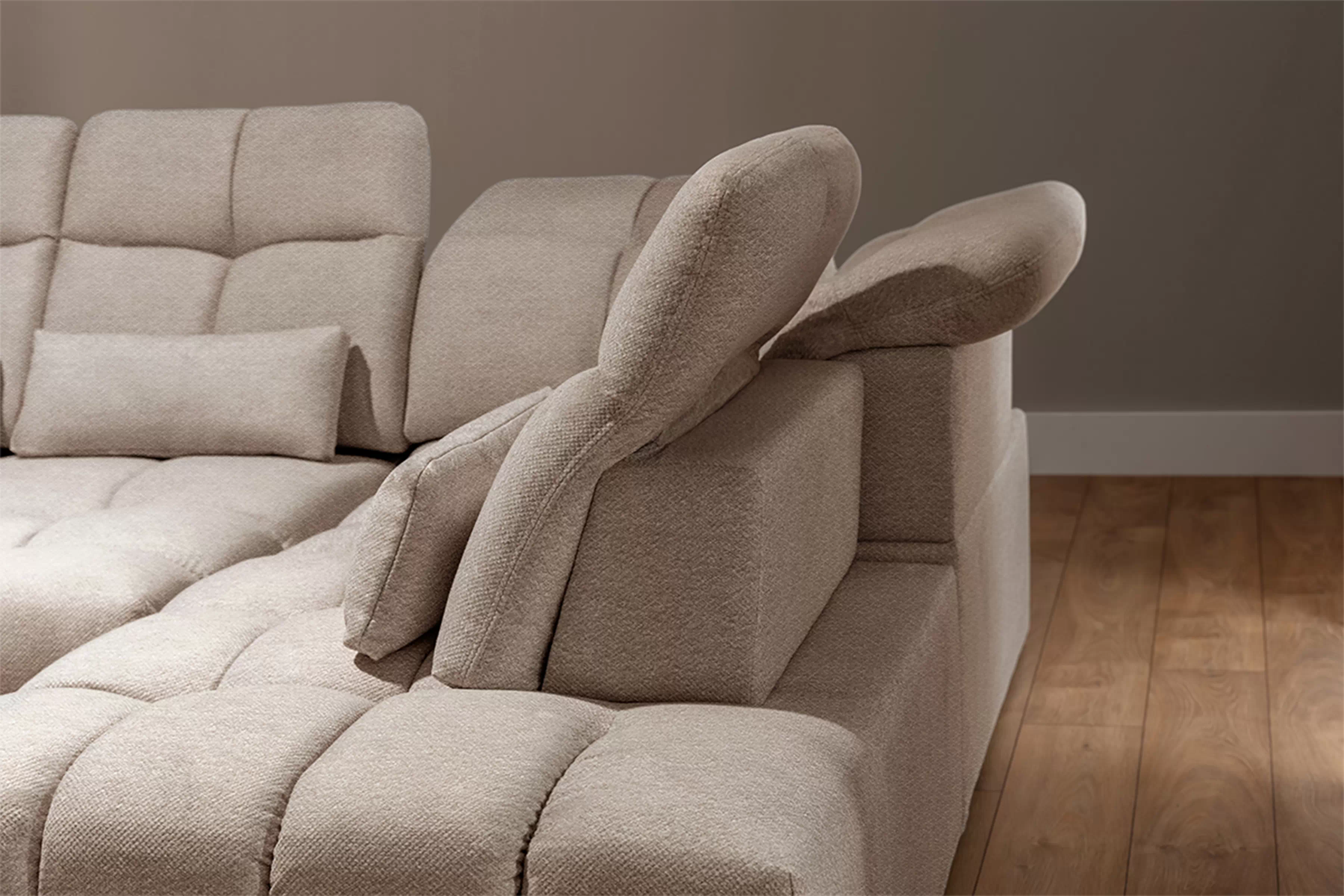 Rohová sedací souprava Magnelio Prestige L s elektrickým výsuvem pravá – béžová boucle Raven 34 Rohová sedací souprava Magnelio Prestige L z elektricky wysuwanym sedadlem pravá - béžová boucle Raven 34