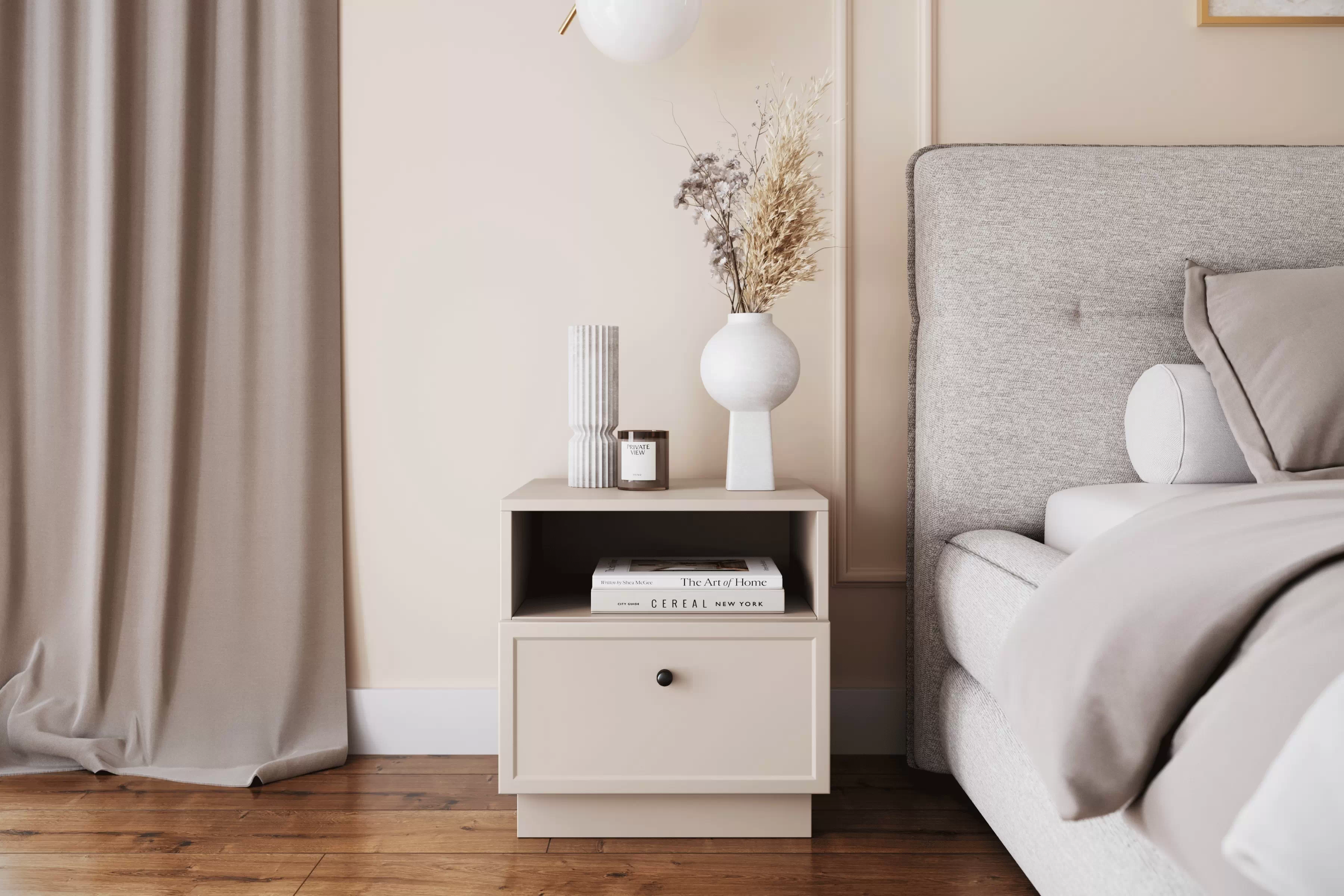 Nočný stolík Lorini 45 cm na sokli - kašmírová / čierna úchytka G Nočný Stolík Lorini z szuflada 45 cm - kašmír / Čierny Úchytka