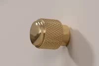 Závesná konzola Lorini 100 cm so zásuvkami - kašmír / zlaté úchytky Konzolový Stolík závesná Lorini 100 cm so zásuvkami - kašmír / zlote úchyty